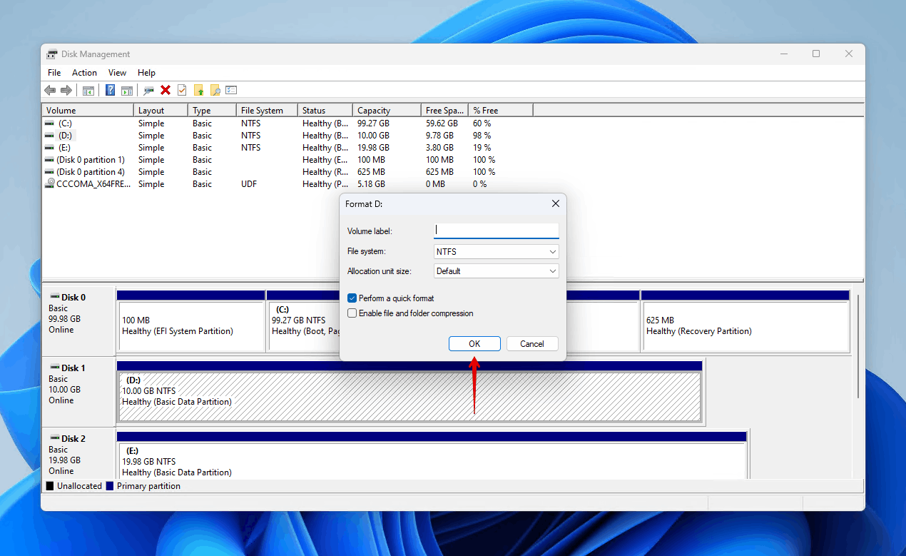 Formatting the hard drive with Disk Management.